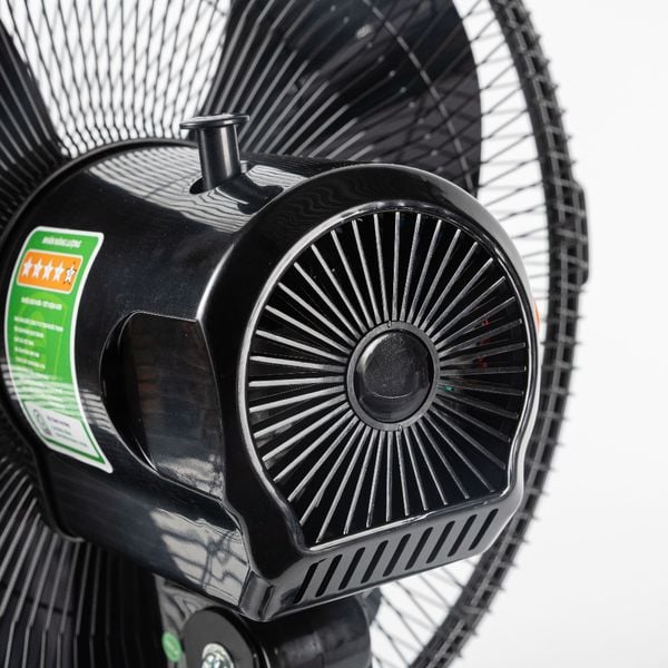 Quạt sàn bạc đạn màu đen Nanoco công suất 47W/ 65W model NKF1*80K