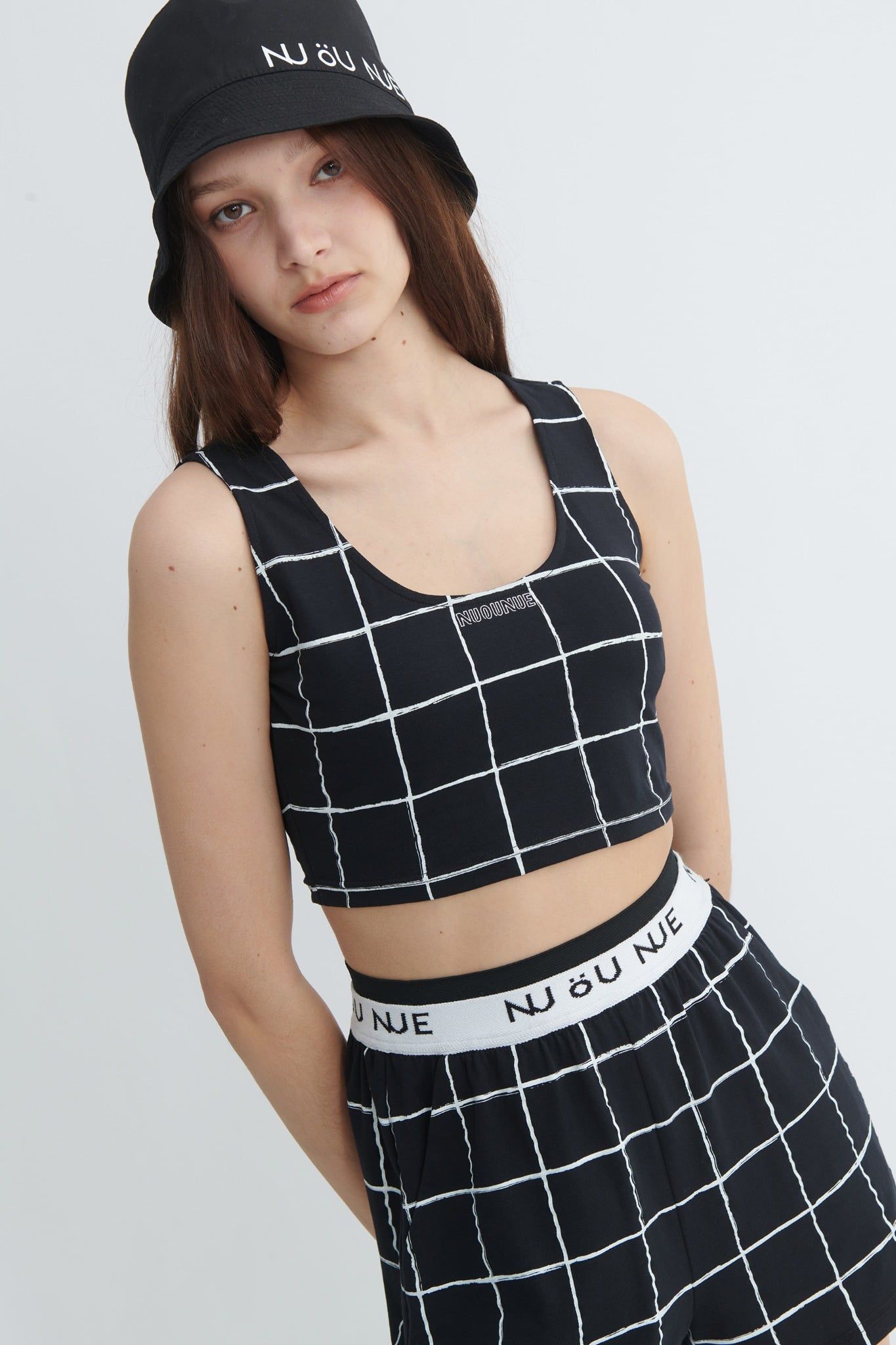 Áo Croptop Đen Sọc Trắng