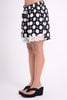 Quần short màu đen chấm bi viền ren