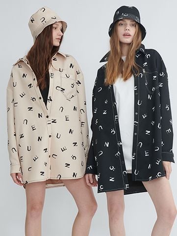 Sơ mi oversize họa tiết Letter Art