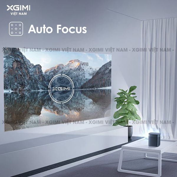 Xgimi Halo - Máy chiếu thông minh tích hợp hệ điều hành Android, độ sáng 800 ansi lumens, phân giải Full HD, hỗ trợ các tính năng căn chỉnh thông minh và loa Harman Kardon