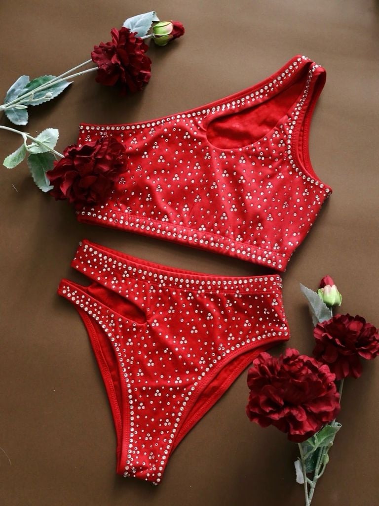  Rhinestones - Red Leo 