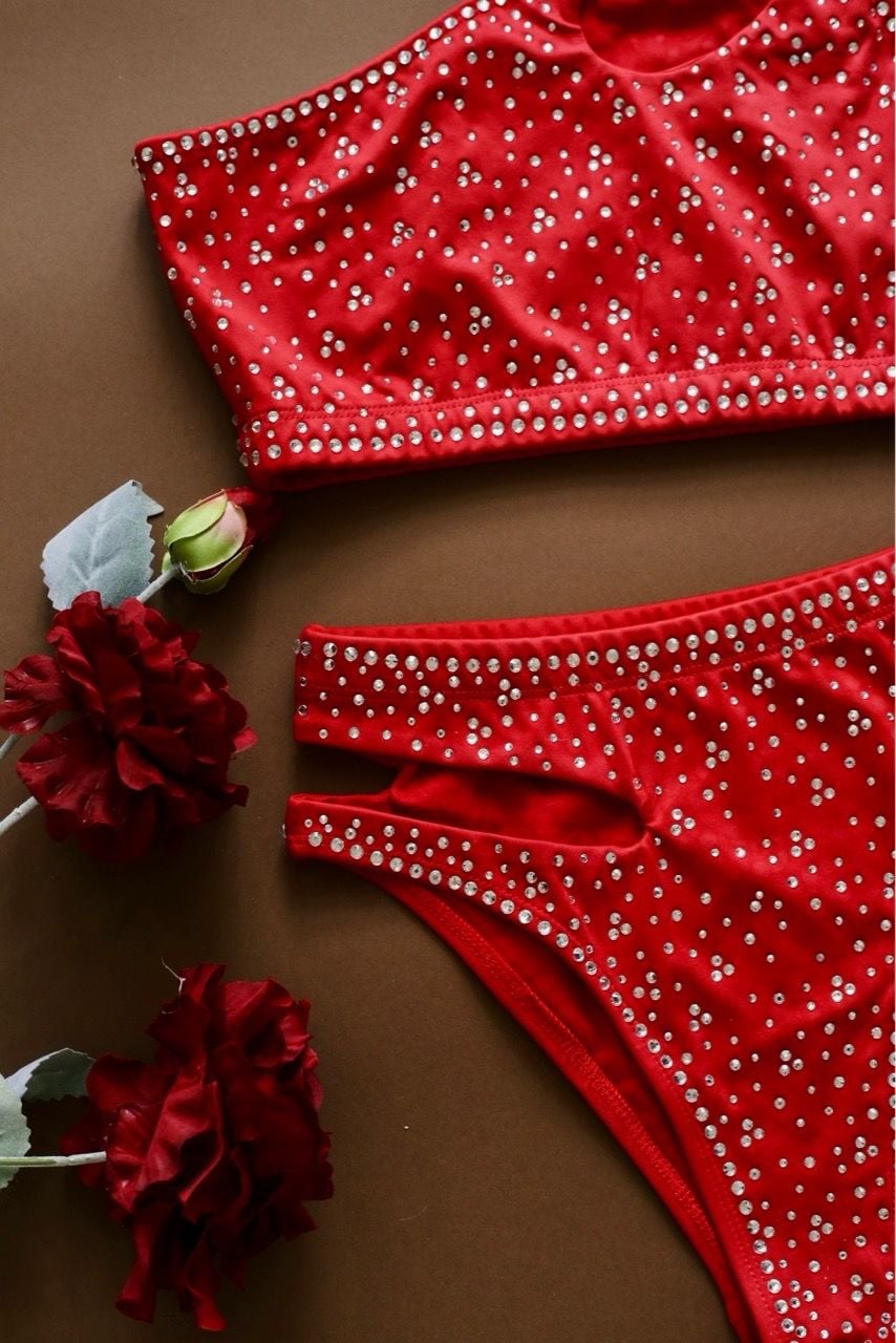  Rhinestones - Red Leo 