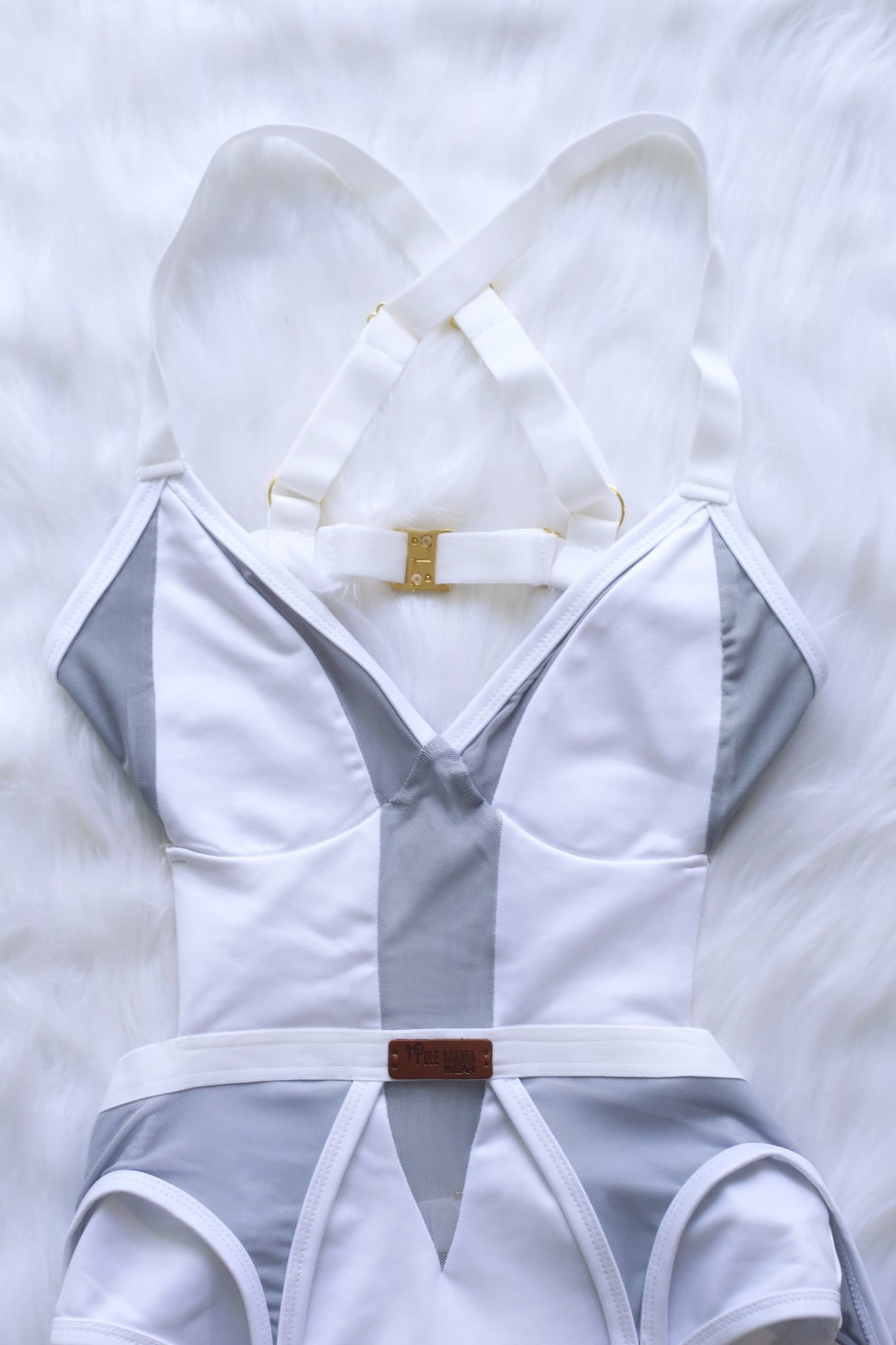  Aquarius - White 