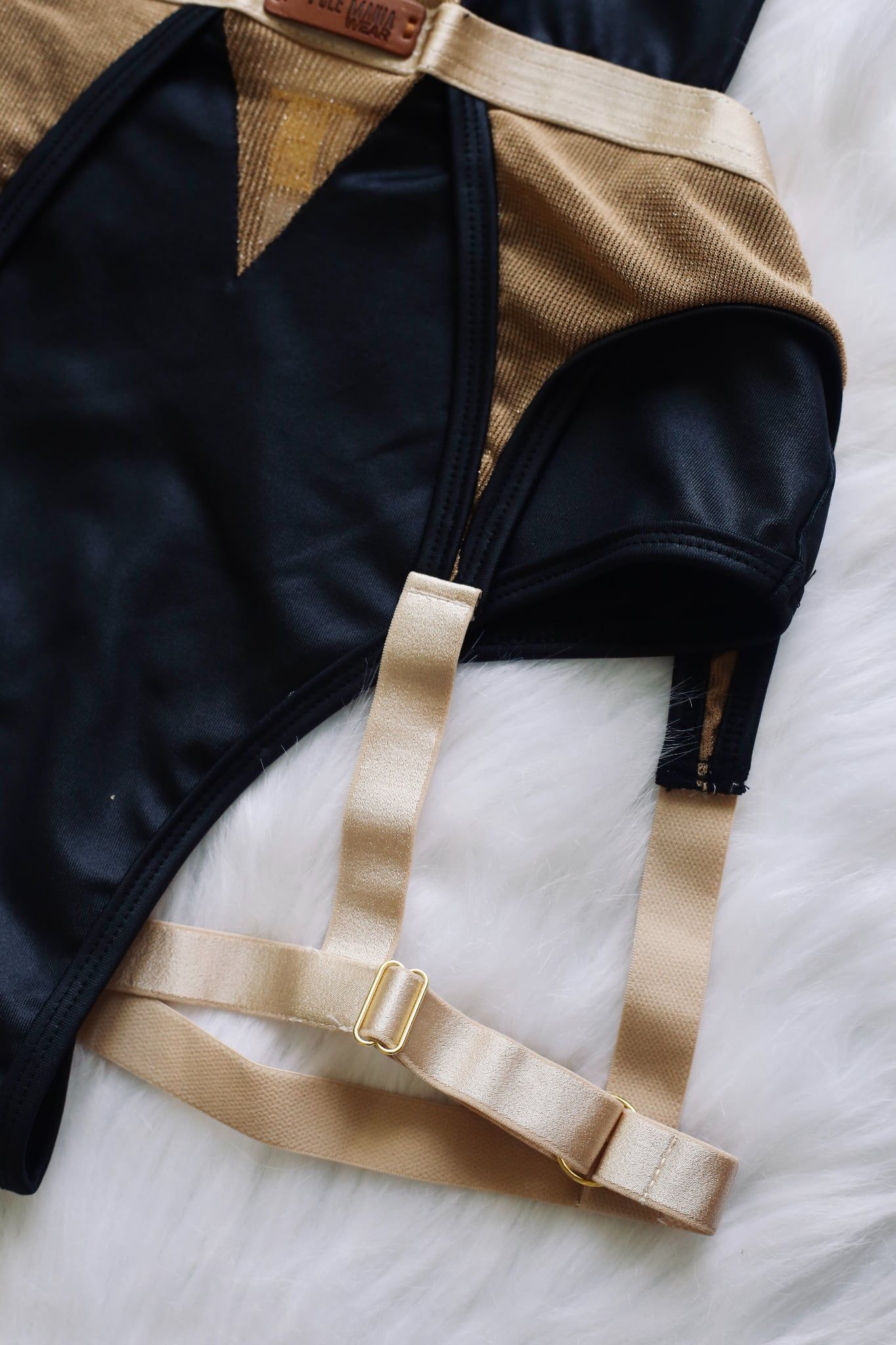  Aquarius - Black 