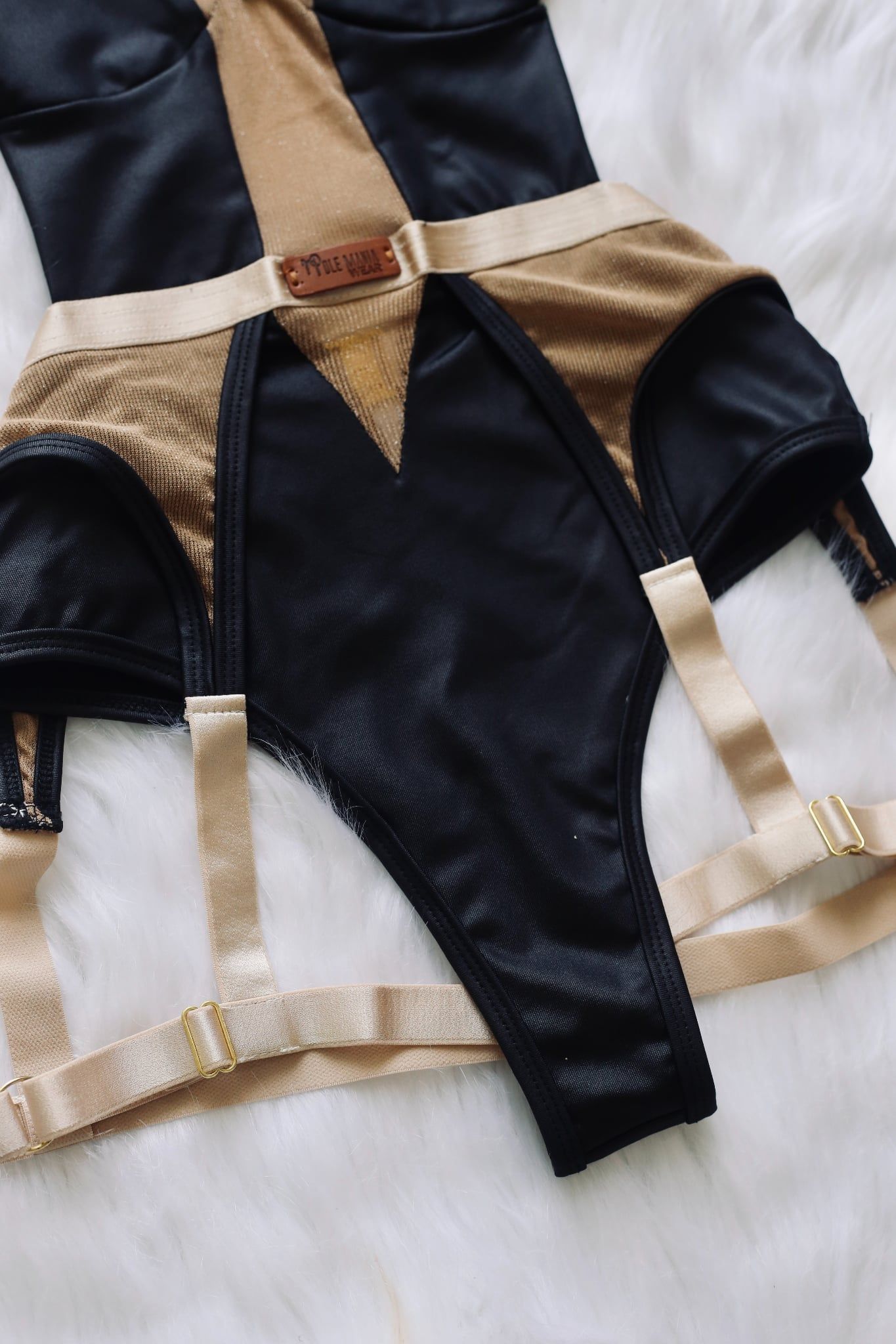  Aquarius - Black 