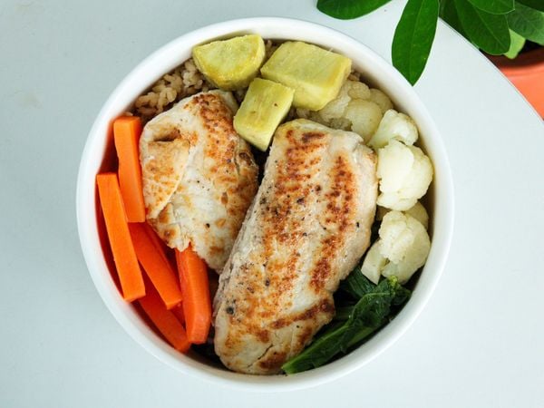  Cá basa áp chảo sốt chanh dây - High Protein 