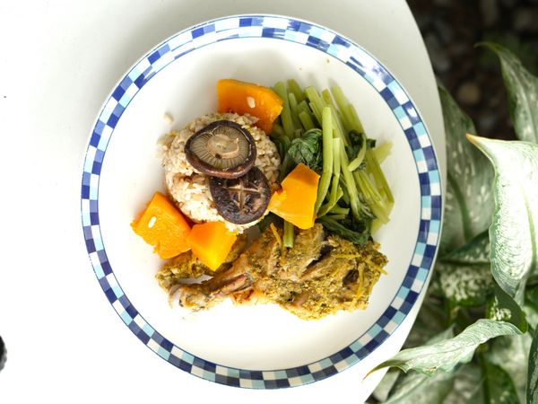  Đùi gà hấp gừng sả - Low Carb 
