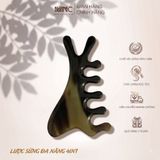  Lược Sừng Trâu Đa Năng 4in1 Răng Thưa Bo Tròn Kích Thước 11x6,5cm – Lược sử dụng để cạo gió, bấm huyệt vùng mặt, mũi, cổ vai gáy nhằm tăng cường tuần hoàn máu và giảm căng thẳng. 