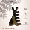  Lược Sừng Trâu Đa Năng 4in1 Răng Thưa Bo Tròn Kích Thước 11x6,5cm – Lược sử dụng để cạo gió, bấm huyệt vùng mặt, mũi, cổ vai gáy nhằm tăng cường tuần hoàn máu và giảm căng thẳng. 