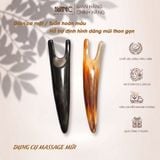  Dụng cụ massage mũi sừng trâu Mnistore kích thước 10-12cm màu sắc đen và trắng, giúp kích thích tuần hoàn máu, hỗ trợ định hình dáng mũi thon gọn, sống mũi cao tự nhiên, đồng thời làm giãn cơ mặt 