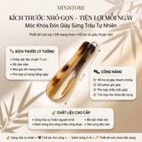  Móc khoá đón giày sừng trâu Mnistore, dòng bỏ túi kích thước 11-12cm, màu sắc ngẫu nhiên, giúp bạn xỏ giày nhanh chóng, dễ dàng mà không làm gãy, hỏng hay biến dạng form gót giày 