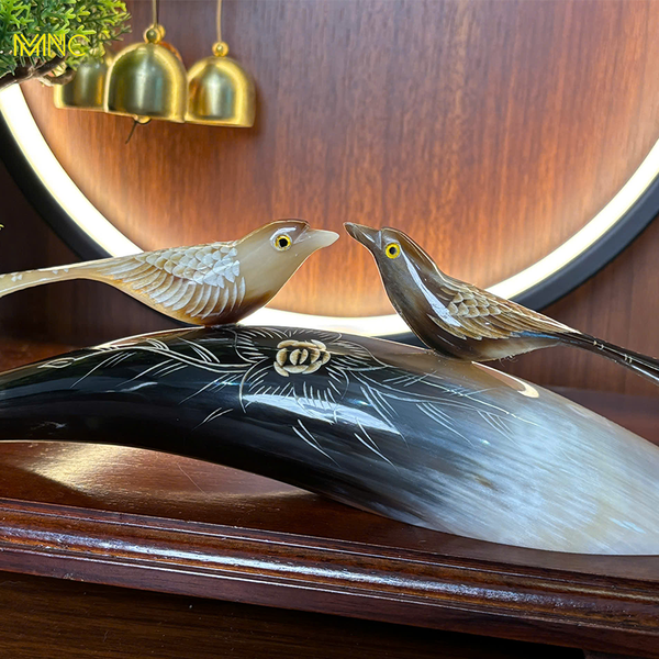 Cách Bài Trí Tượng Chim Đôi Uyên Ương Trên Bàn Làm Việc