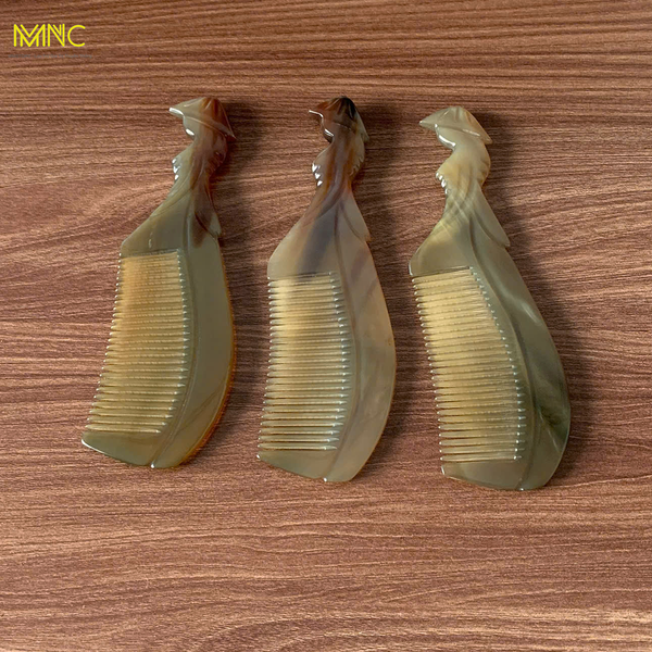 Lược Sừng Trâu Và Triết Lý Làm Đẹp Bền Vững (Eco-Friendly)