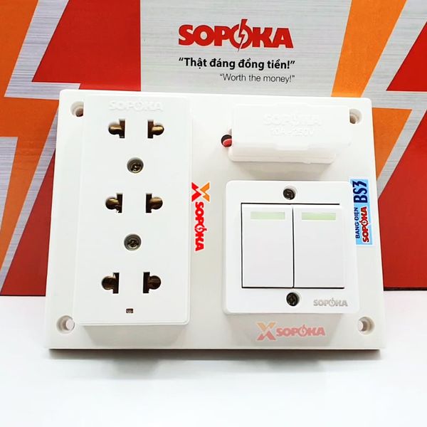 Bảng Điện 2 Công Tắc 3 Lỗ Cắm Có Cầu Chì BS3 SOPOKA
