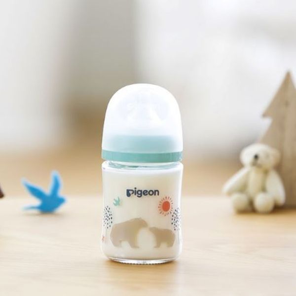 Bình Sữa Pigeon Thủy Tinh Borosilicate Thế Hệ III 160ml (Kèm Núm SS) - Họa Tiết Gấu