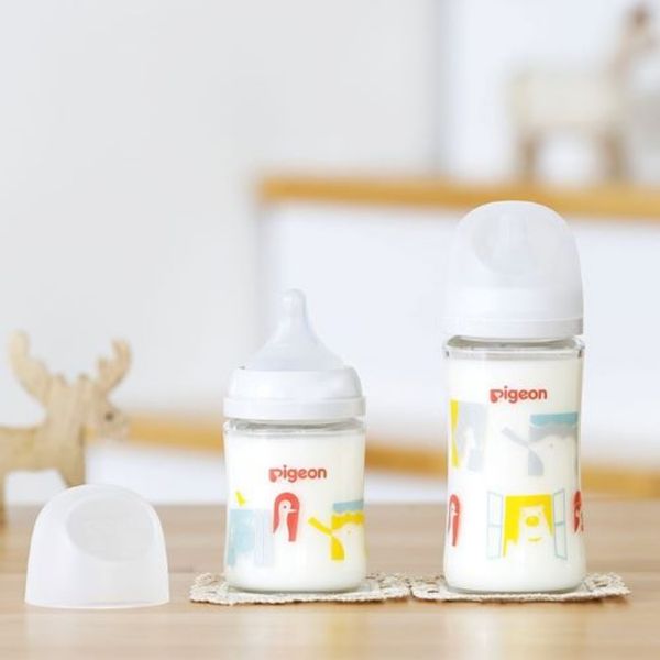 Bình Sữa Pigeon Thủy Tinh Borosilicate Thế Hệ III 240ml (Kèm Núm M) - Họa Tiết Sở Thú