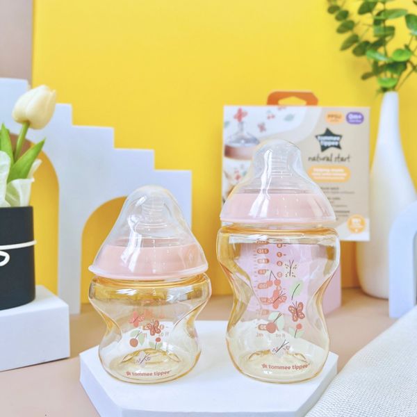 Bình Sữa Tommee Tippee PPSU Natural Star Cổ Rộng 260ml Hồng