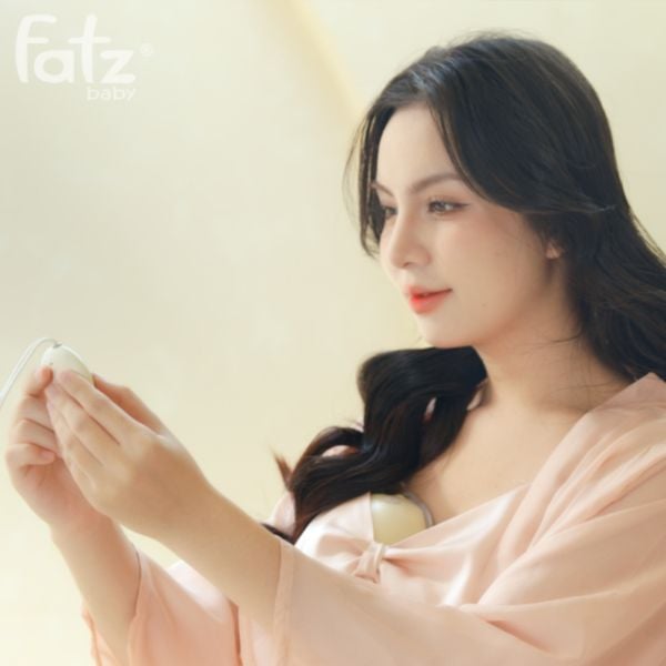 Máy Hút Sữa Điện Rảnh Tay Không Dây Freemax 18 Plus