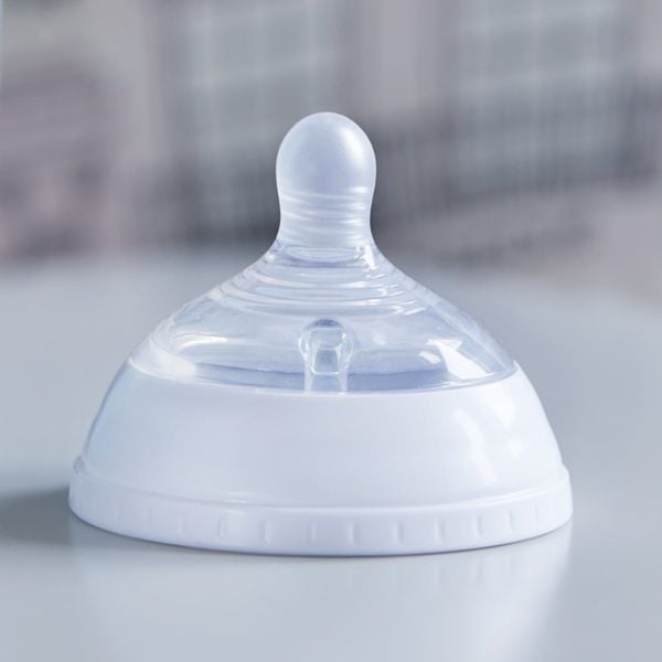 Núm Bình Sữa Tommee Tippee Natural Start Slow Flow Cho Bé 0m+