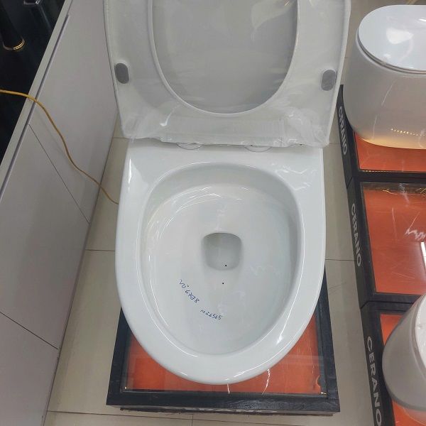  Bồn Cầu Liền Khối Cerano Mã 656B 