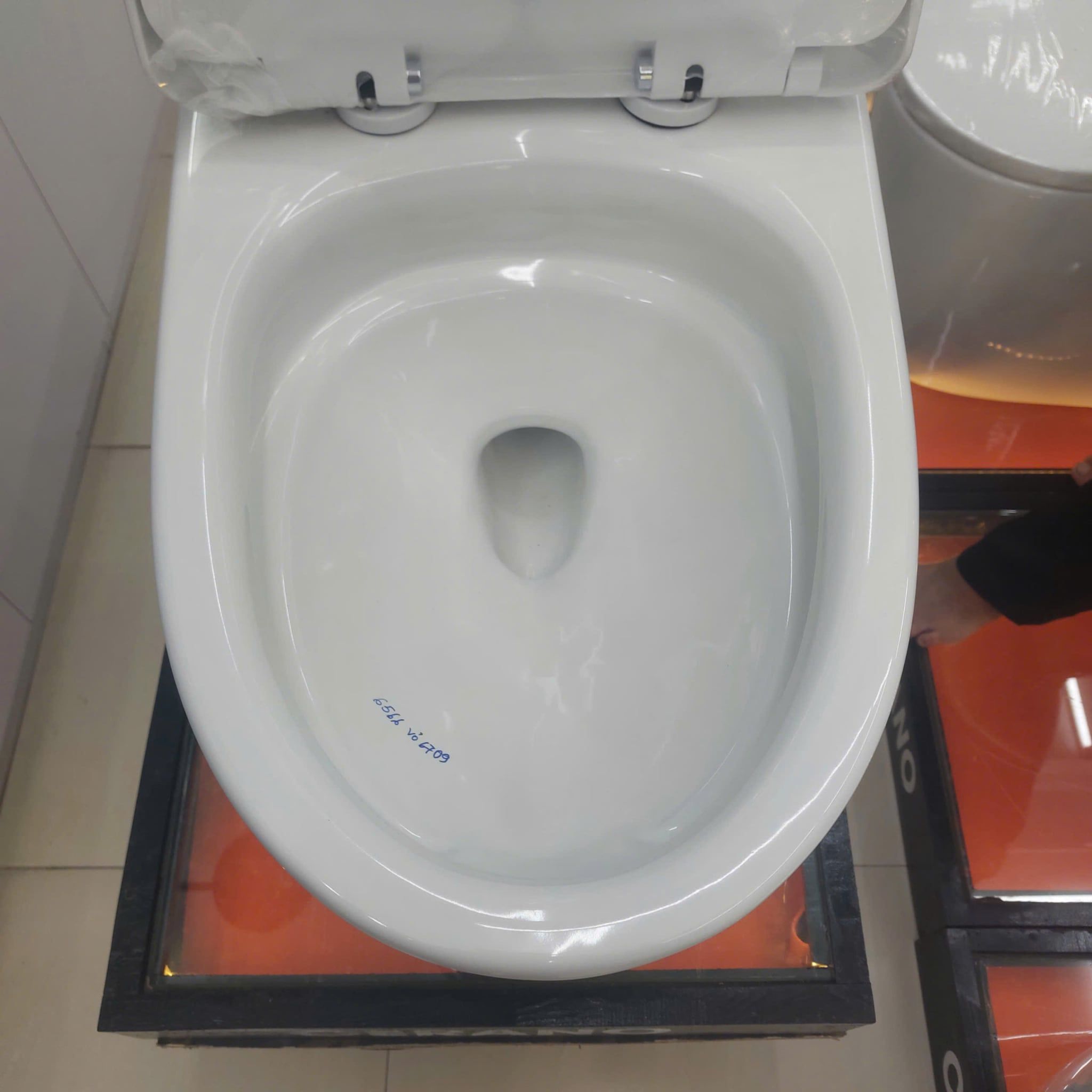  Bồn Cầu Liền Khối Cerano Mã 6566 