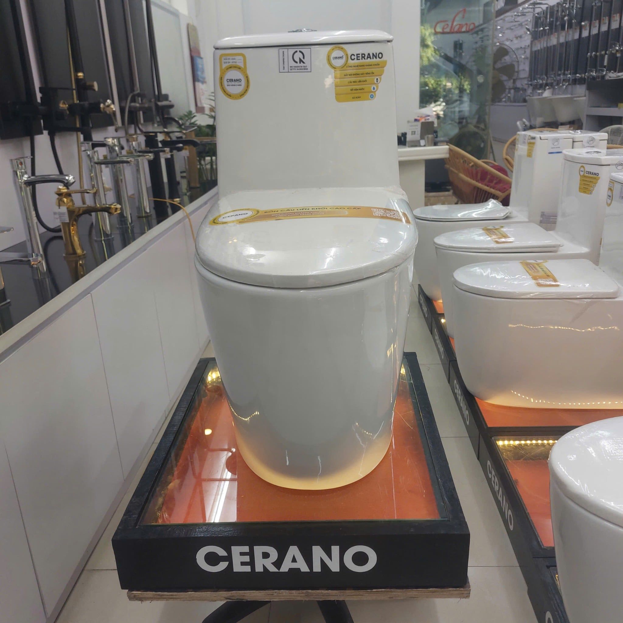  Bồn Cầu Liền Khối Cerano Mã 6566 
