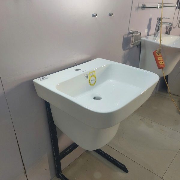  Chậu Treo Tường Đúc Liền Chân Cao Cấp Cerano  Mã 212A 
