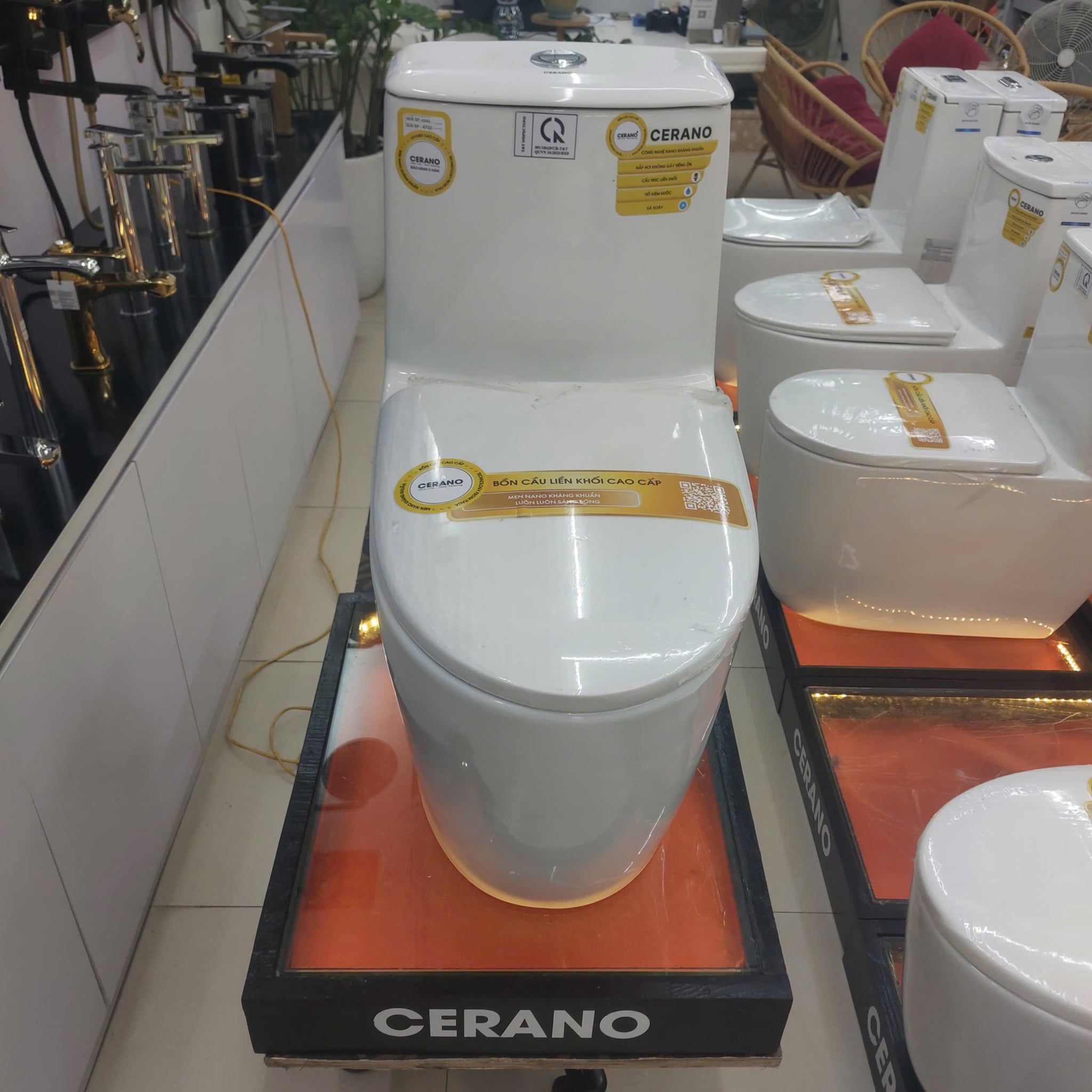  Bồn Cầu Liền Khối Cerano Mã 6566 