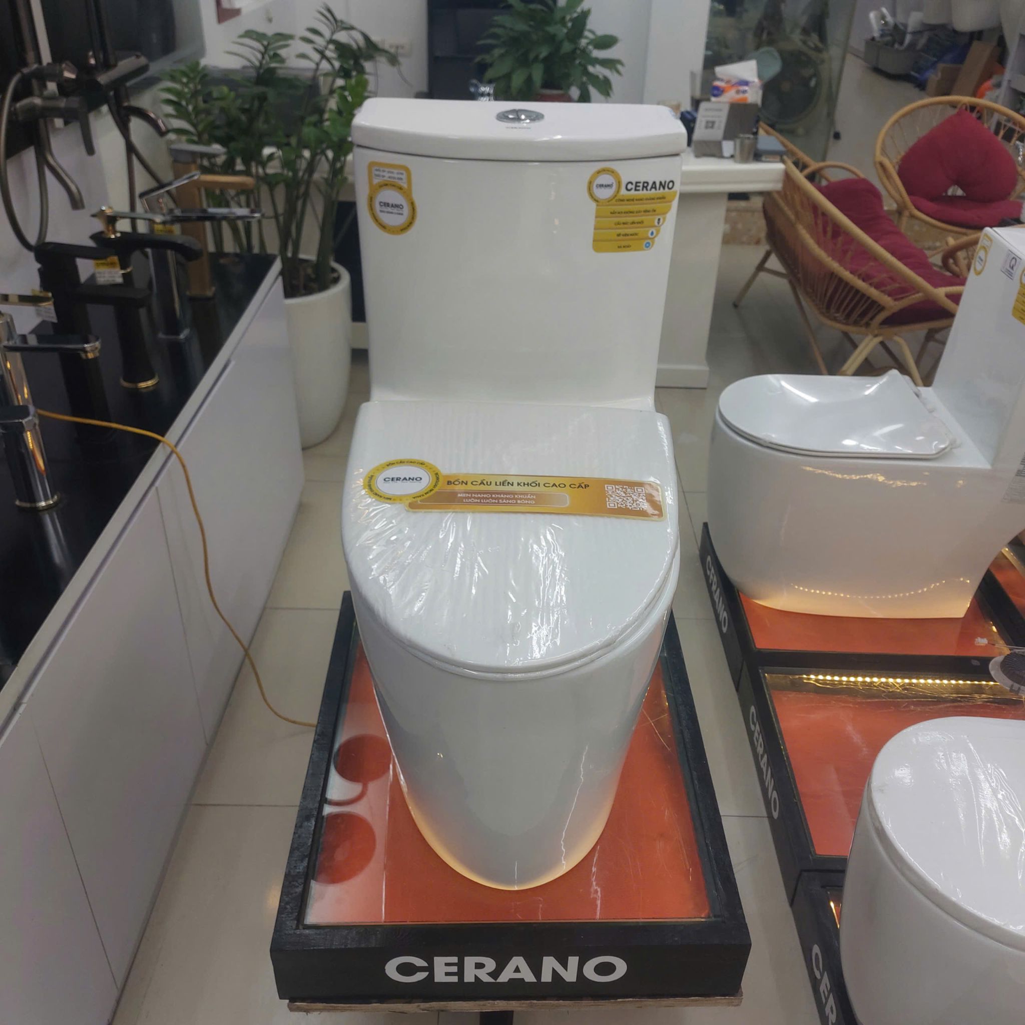  Bồn Cầu Liền Khối Cerano Mã 6565 