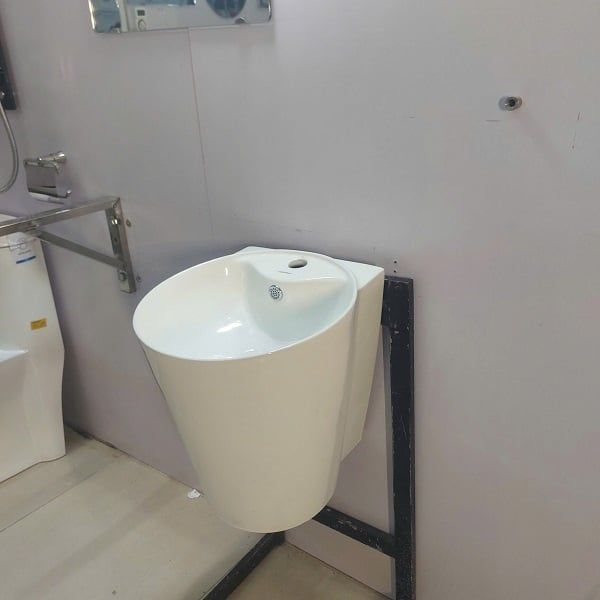  Chậu Treo Tường Đúc Liền Chân Cao Cấp Cerano Mã  6800 