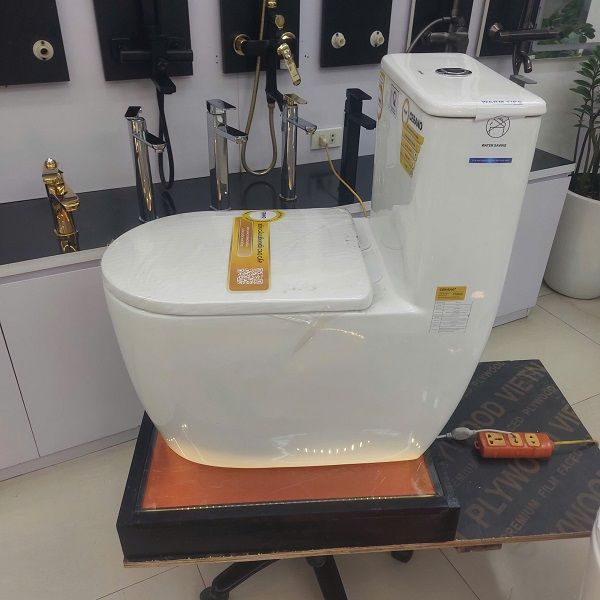  Bồn Cầu Liền Khối Cerano Mã 680A 