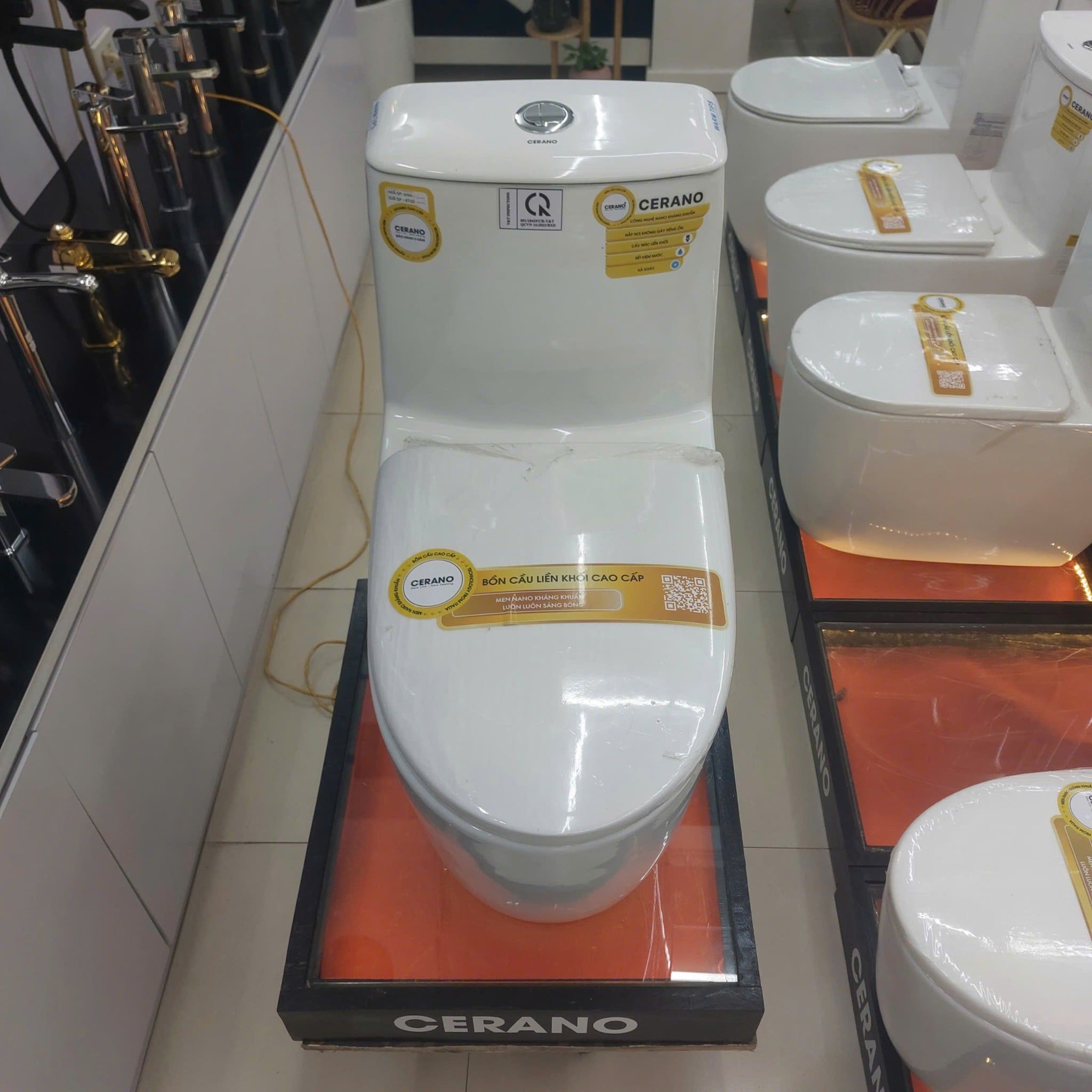  Bồn Cầu Liền Khối Cerano Mã 6566 