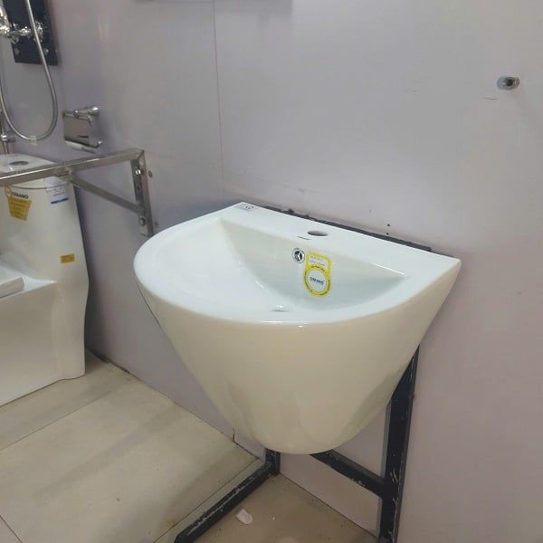  Chậu Treo Tường Đúc Liền Chân Cao Cấp Cerano  Mã 211A 
