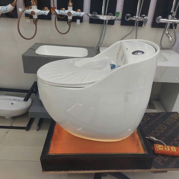  Bồn Cầu Liền Khối Cerano Mã 653B 