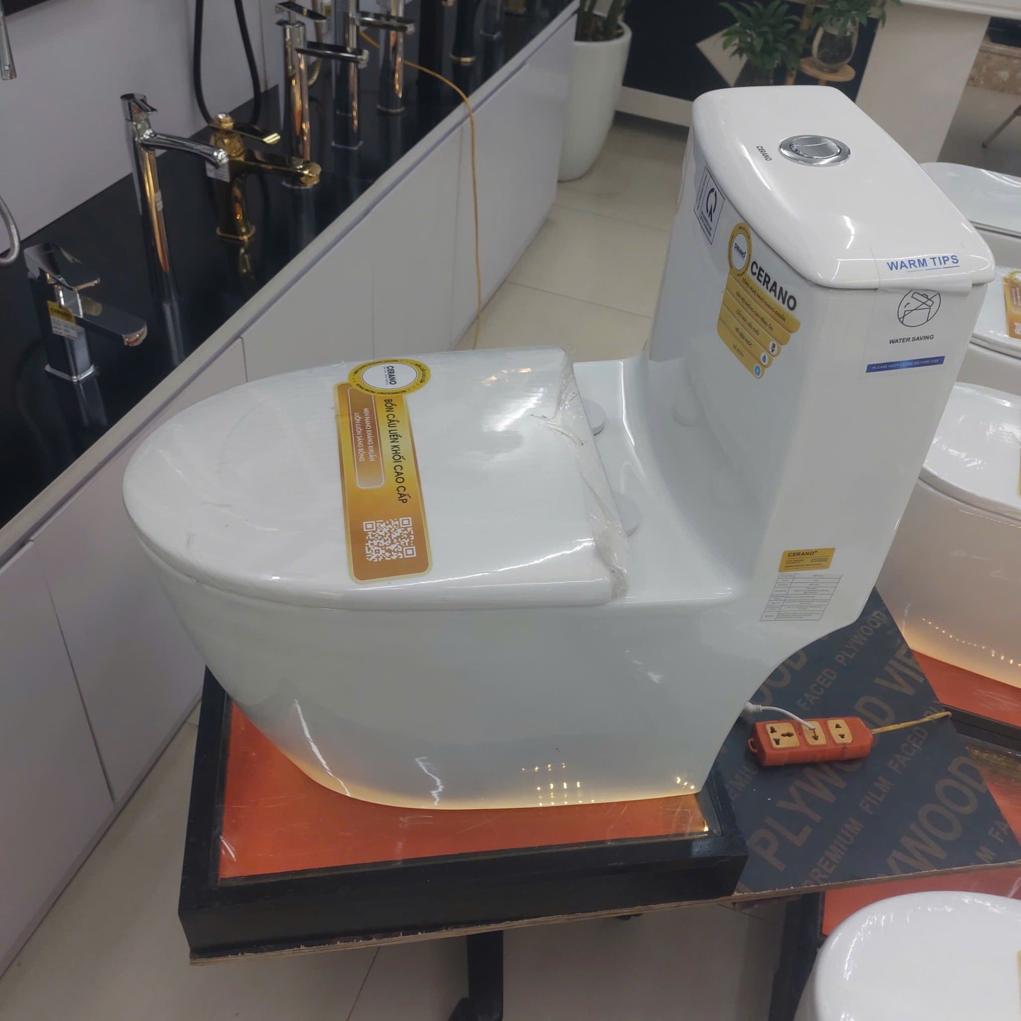  Bồn Cầu Liền Khối Cerano Mã 6566 