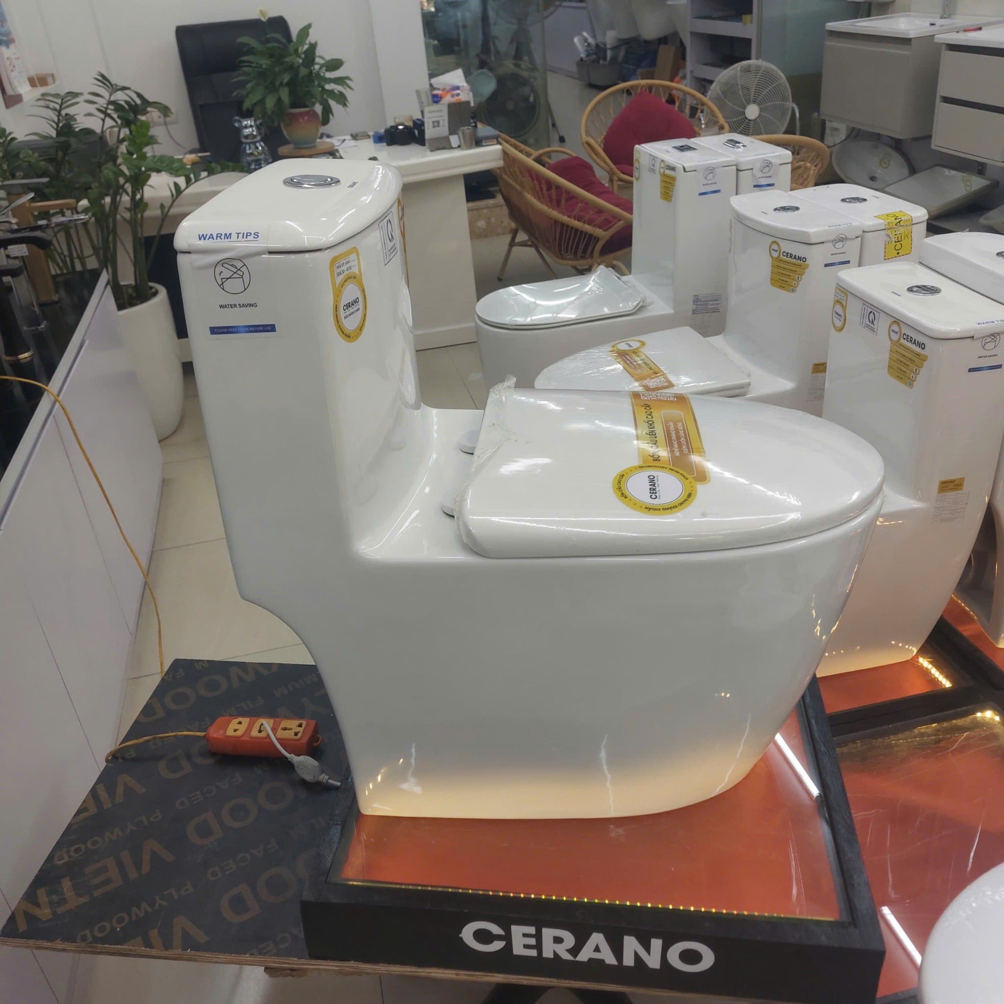  Bồn Cầu Liền Khối Cerano Mã 6566 