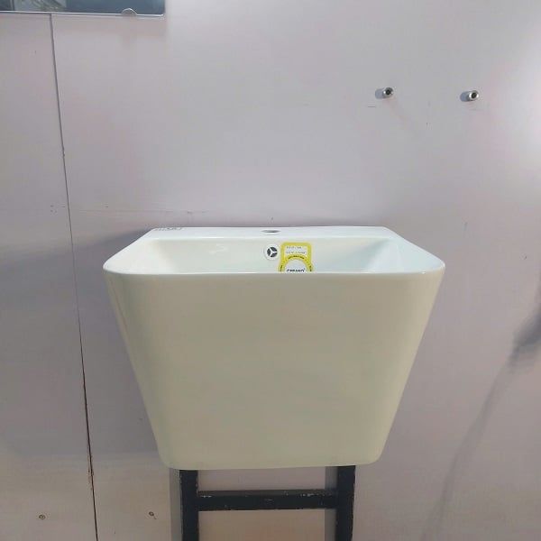  Chậu Treo Tường Đúc Liền Chân Cao Cấp Cerano Mã  7200 