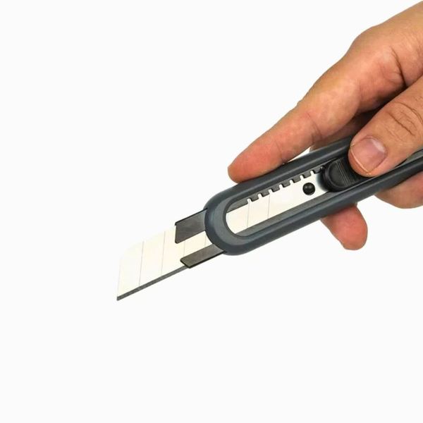 Dao rọc giấy Thiên Long KN-011 (lưỡi dao 18mm), khoá an toàn