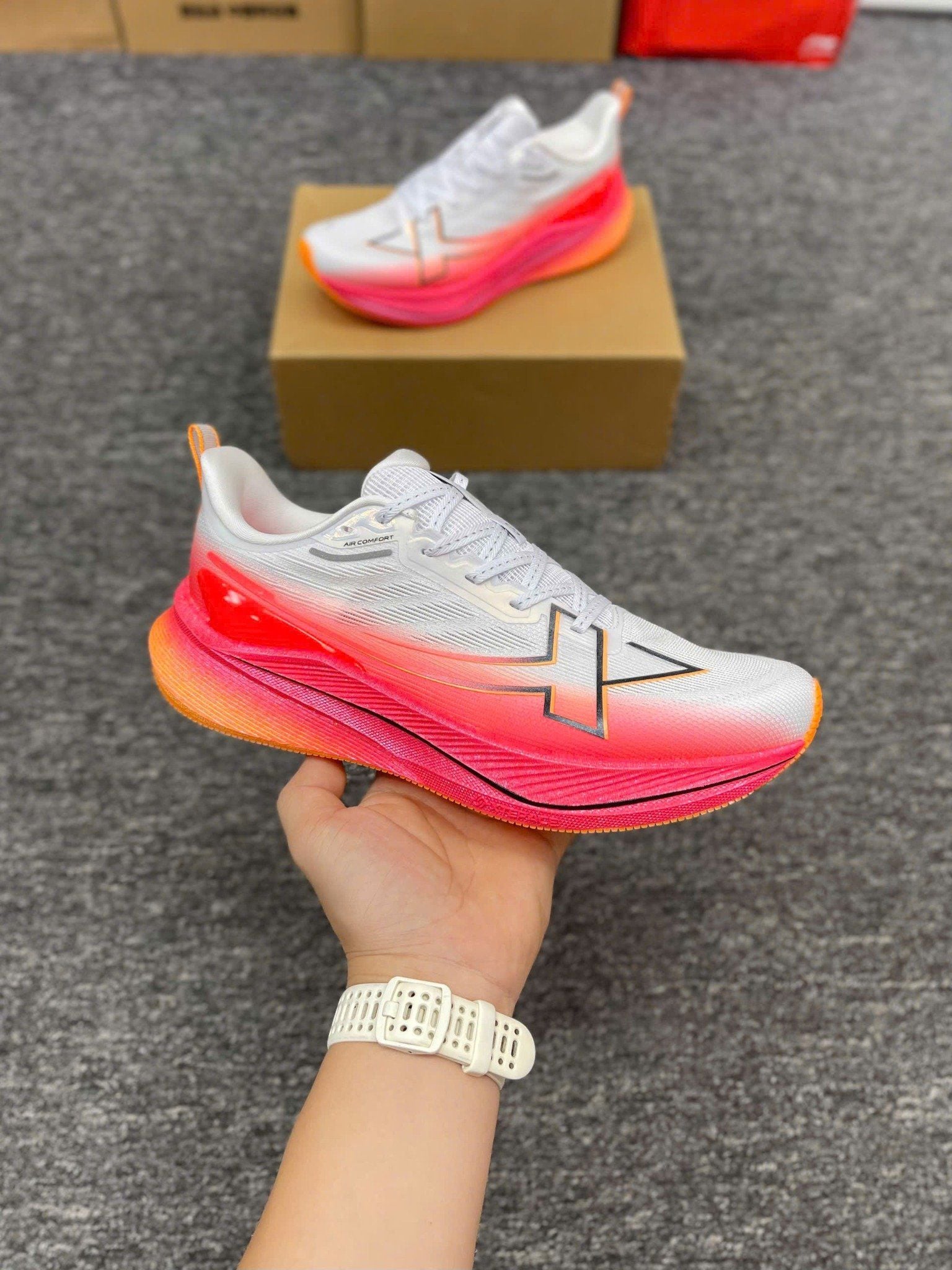  Giày Chạy Bộ Xtep 2000km 3.0 Nam 