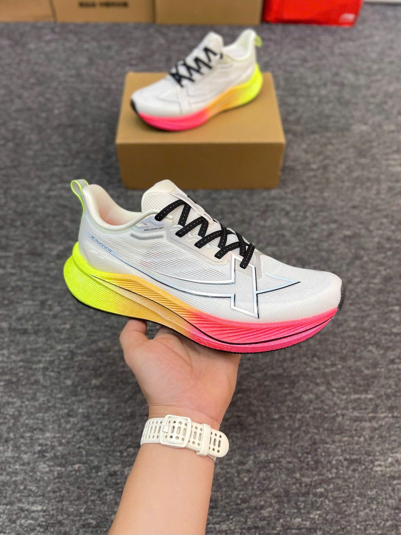  Giày Chạy Bộ Xtep 2000km 3.0 Nam 