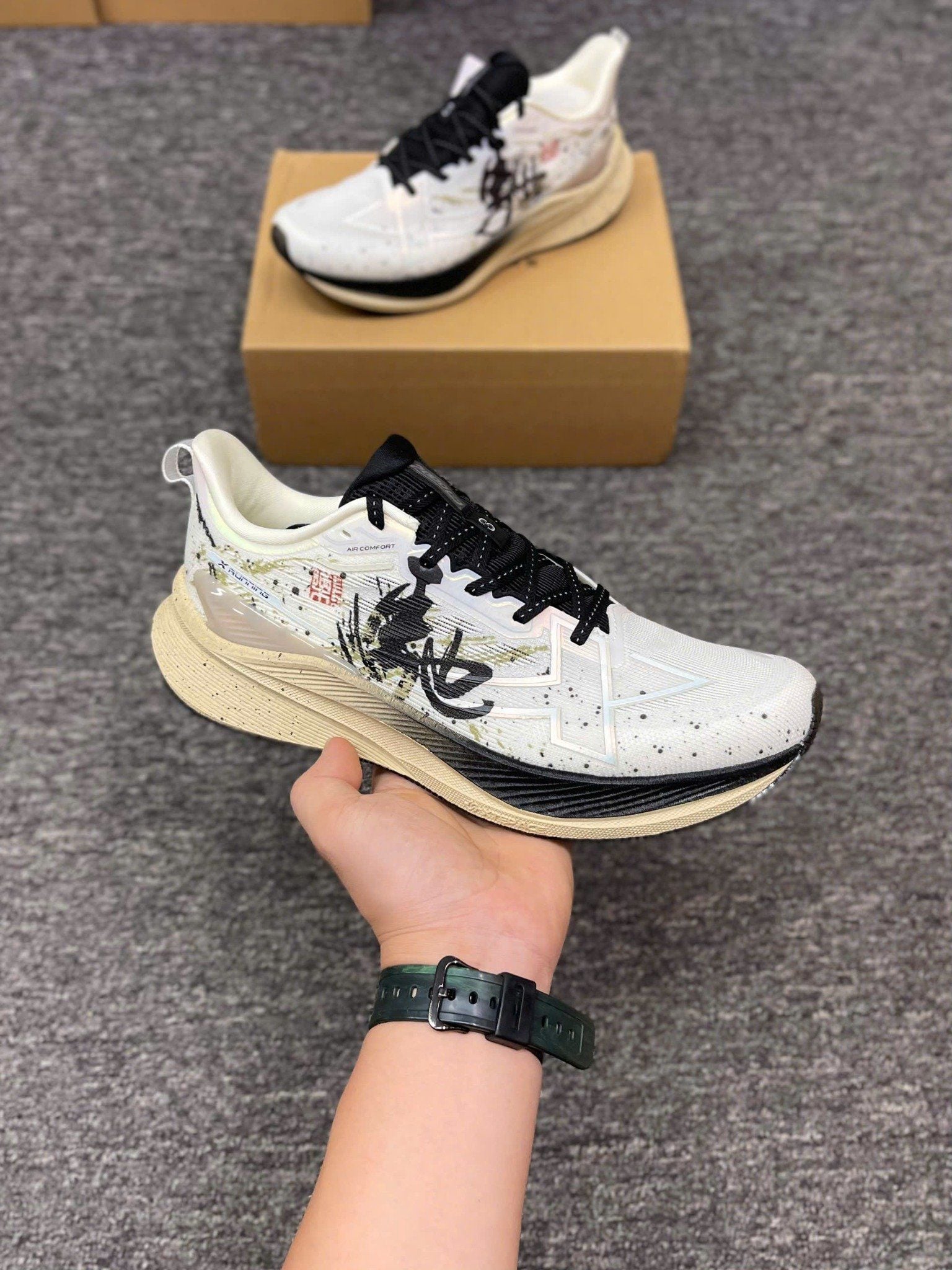  Giày Chạy Bộ Xtep 2000km 3.0 Nam 