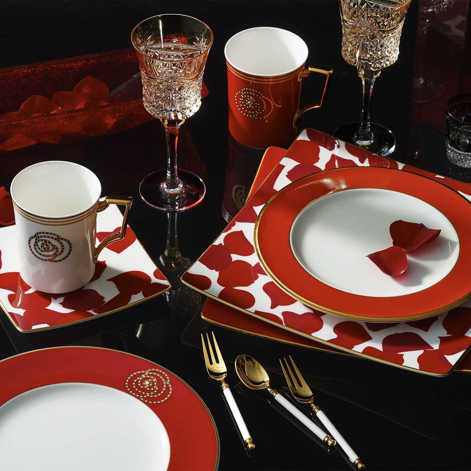 Đĩa tròn cỡ vừa (đặc biệt - Đỏ) đường kính 24,5cm sứ xương | Noritake Aidan Gold 4941-1L - 97316