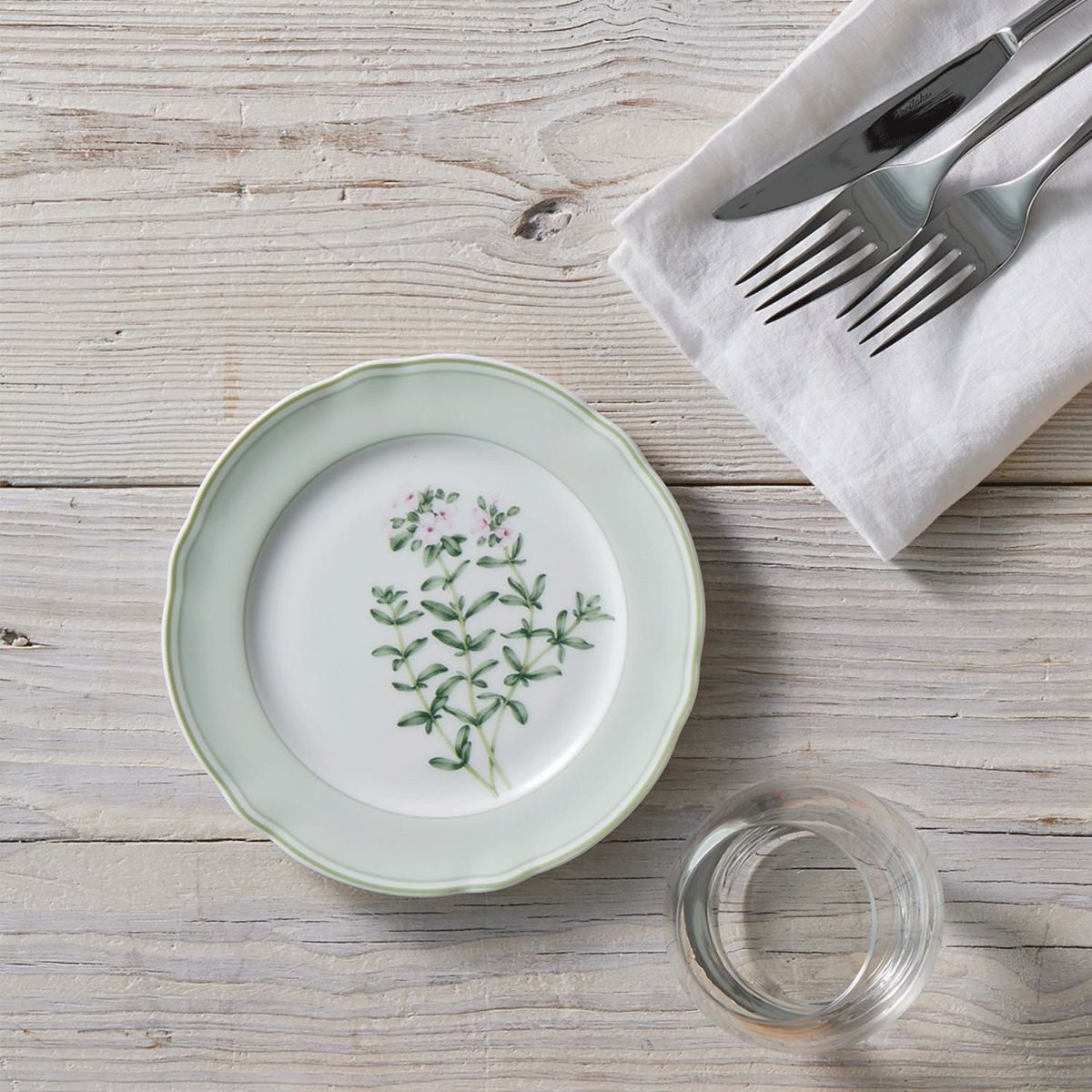 Đĩa tròn cỡ nhỏ đường kính 17cm lót bát (chén) cơm sứ xương | Noritake English Herbs 4942L - 97812