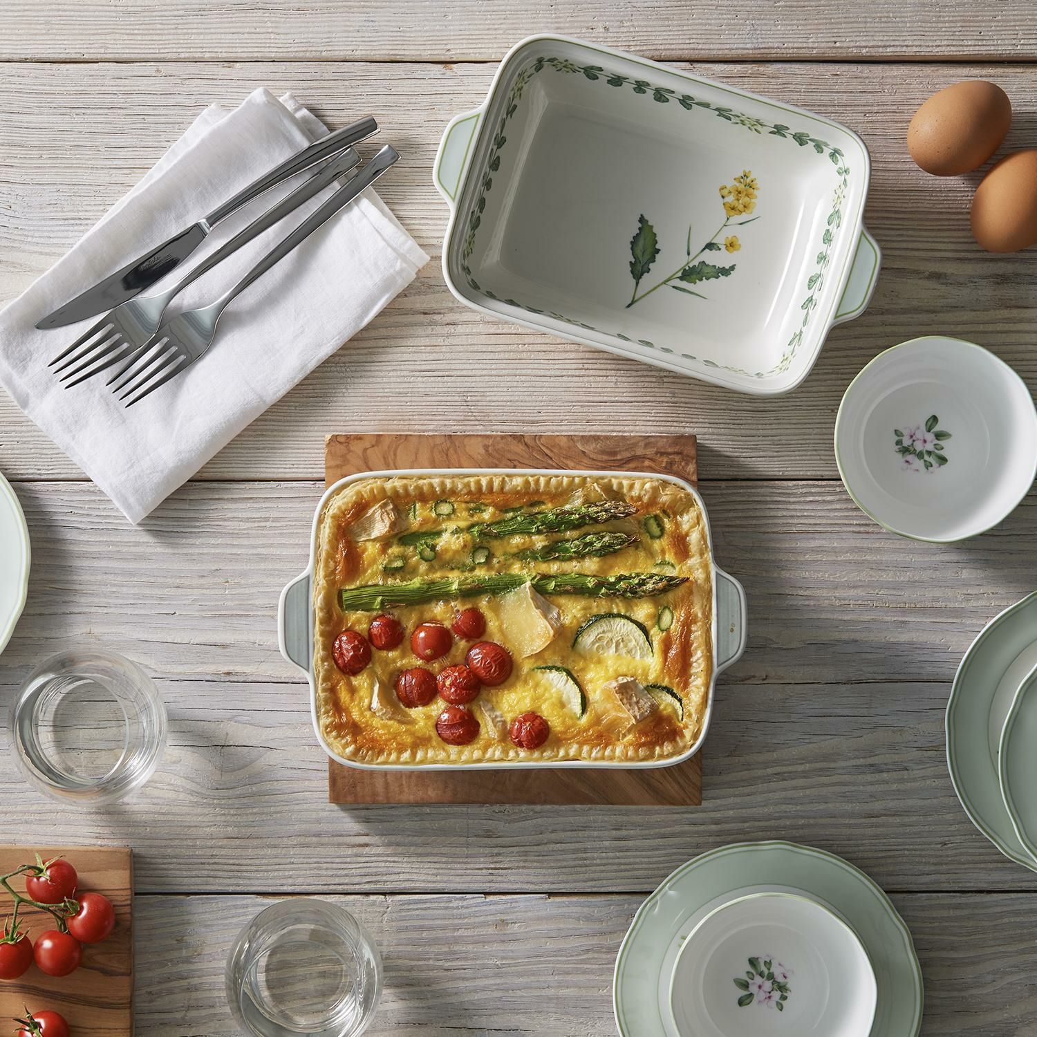 Khay nướng bánh chữ nhật ngang 24,5cm sứ xương | Noritake English Herbs 9352L - 95348