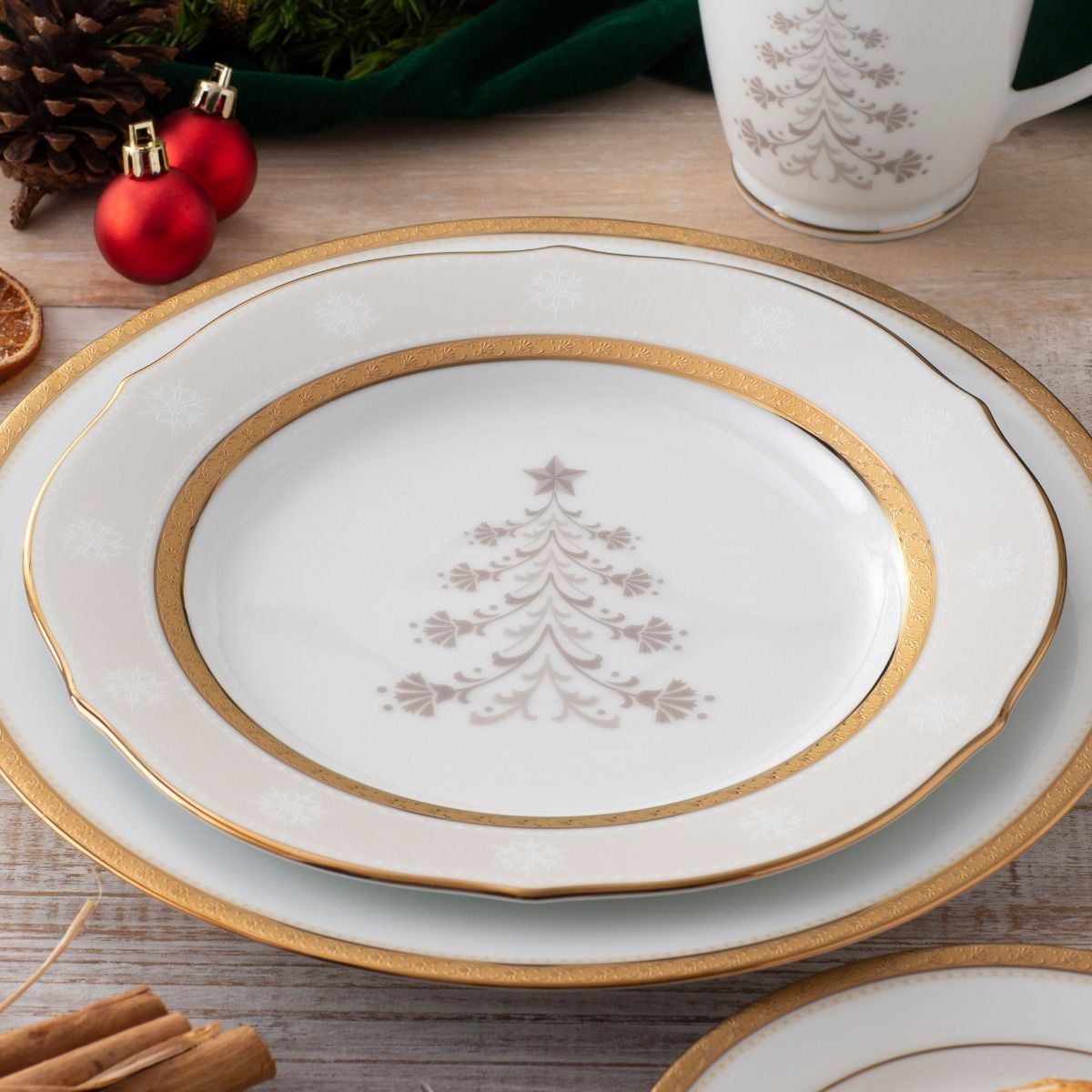 Đĩa tròn cỡ vừa (loại đặc biệt) 23cm phiên bản Giáng Sinh sứ trắng | Noritake Charlotta Holiday 1716-3L - 91310