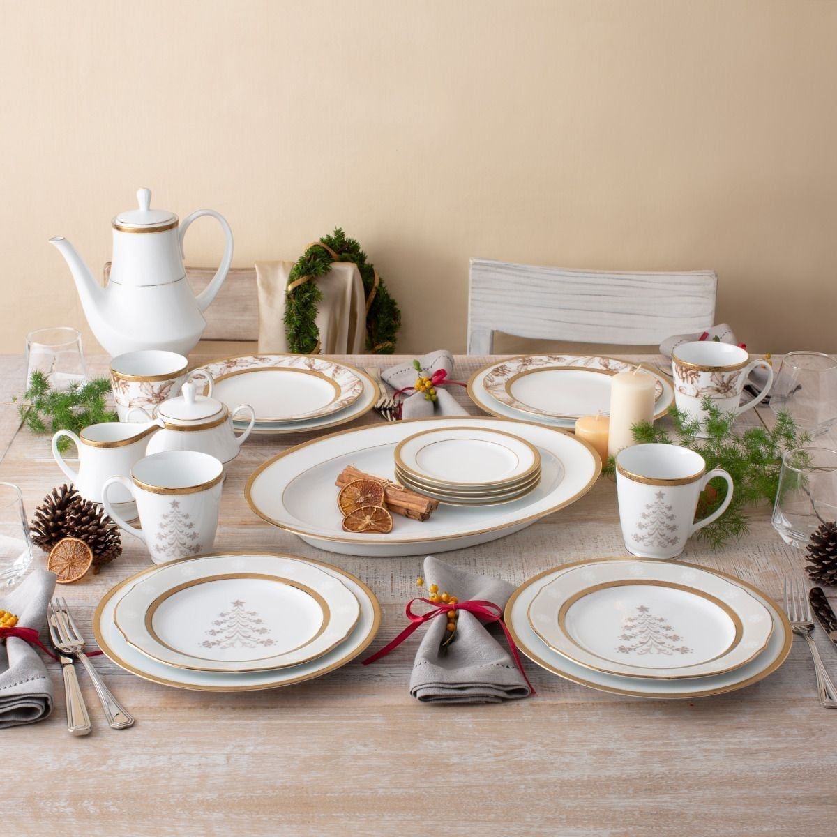 Cốc (ly) uống nước, cà phê 370ml phiên bản Giáng Sinh sứ trắng | Noritake Charlotta Holiday 1716-3L - T91058K