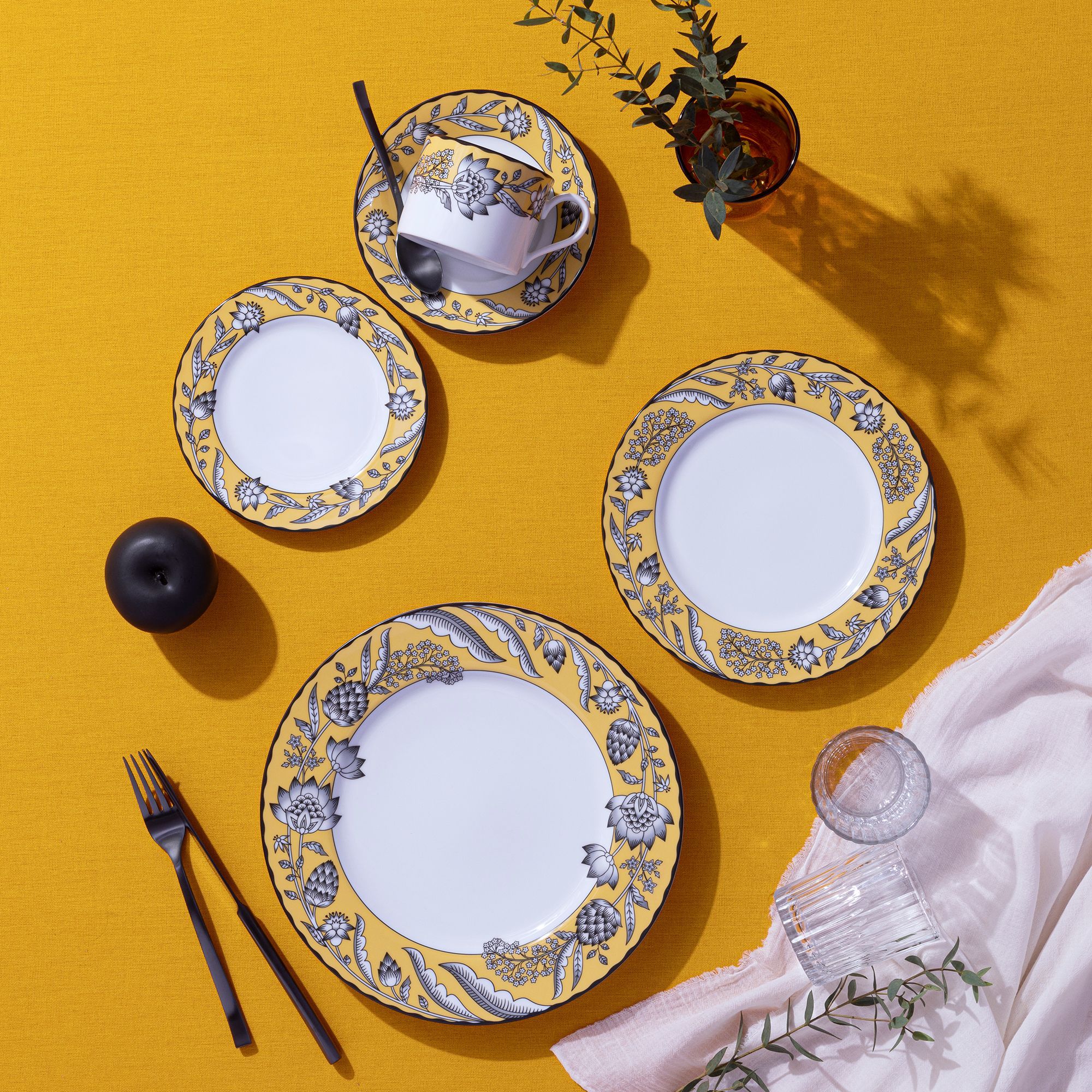 Chén trà (tách trà) dung tích 240ml (màu vàng) kèm đĩa lót sứ trắng | Noritake Chelsea Estate 1779L - Q002GB