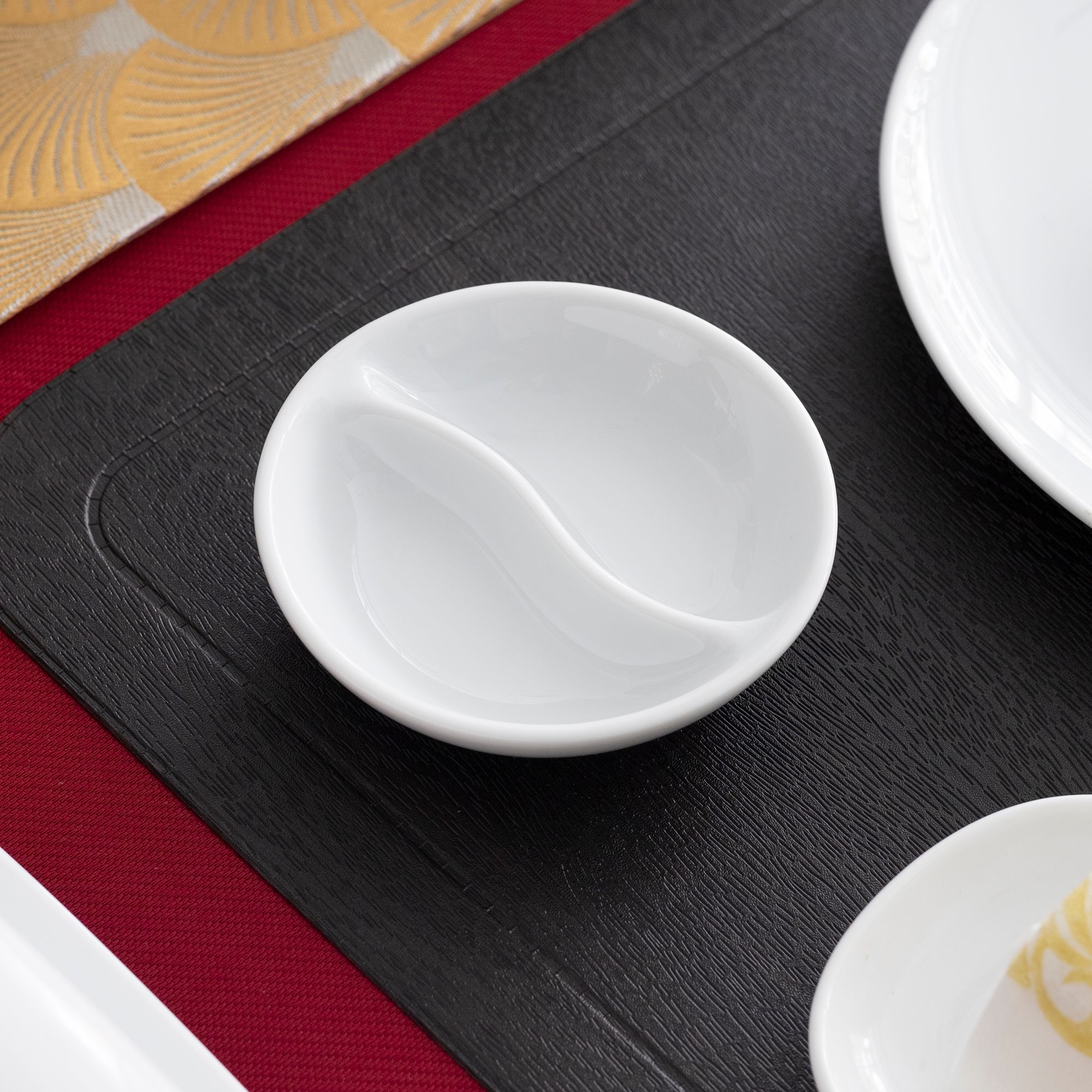 Đĩa tròn 8,9cm chia ngăn đựng nước chấm, gia vị sứ trắng | Noritake Art Stage 4257L - 91851