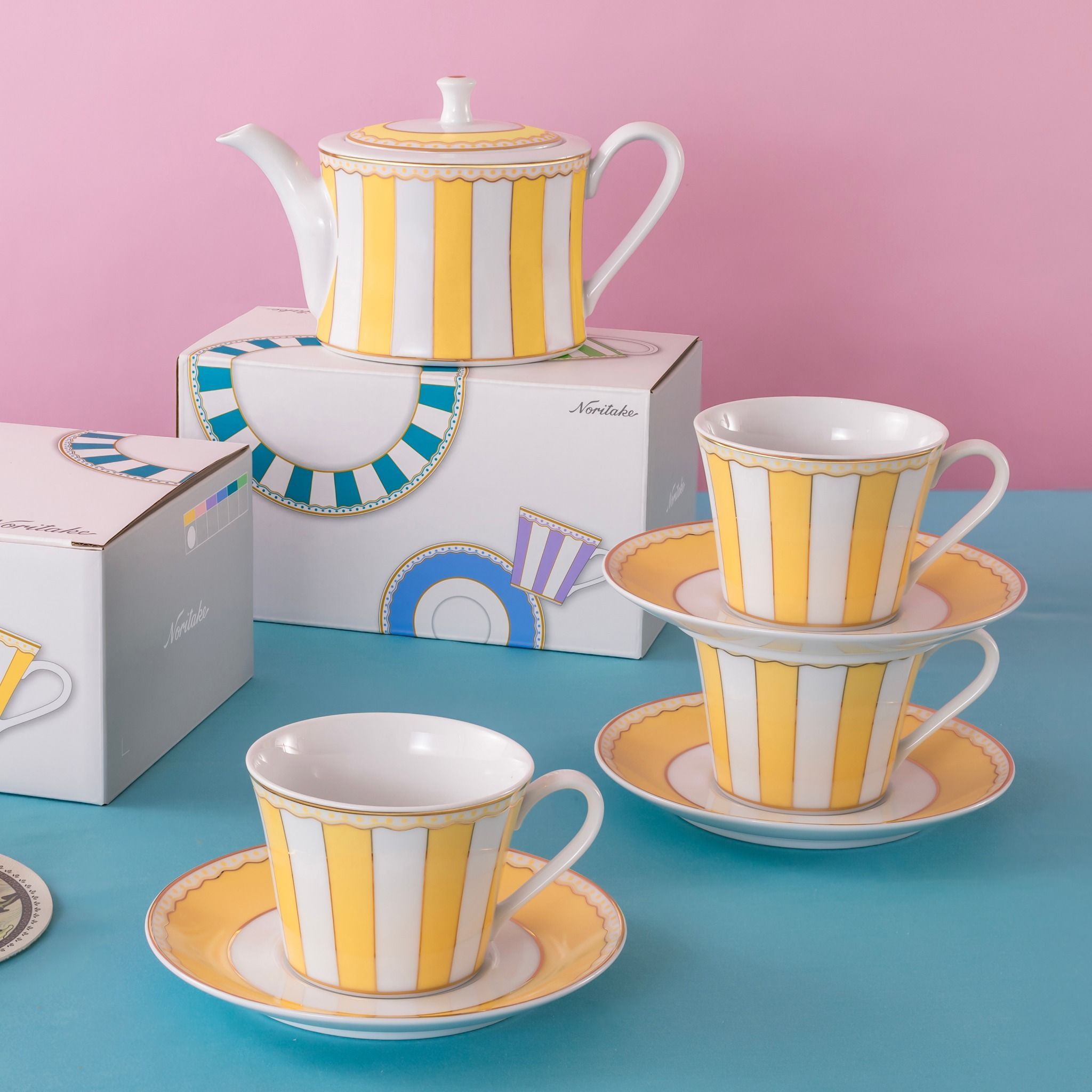 Bộ ấm chén uống trà (ấm 630ml, chén 250ml) 13 món sứ trắng (vàng pastel) | Noritake CRNIVL Yellow M-250L - T014M